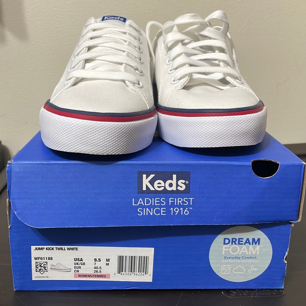 BRAND NEW WHITE KEDS SNEAKERS